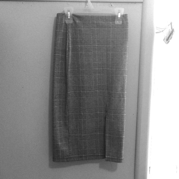 Skirt - Picture 1 of 2